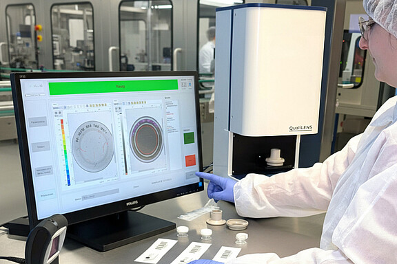 Automated cosmetic inspection of contact lenses