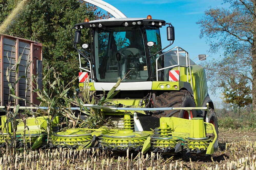 Measurement of corn cutter retraction