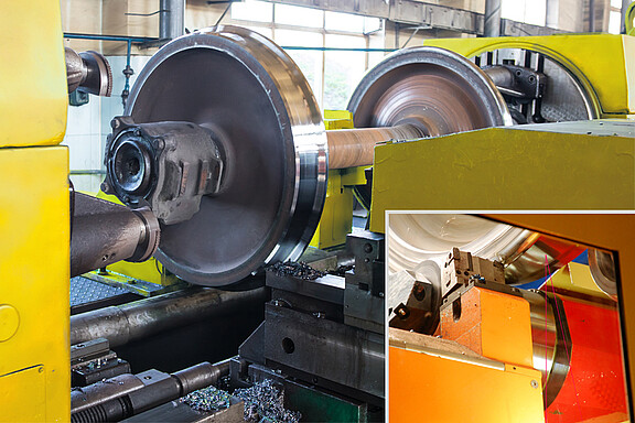 Monitoring lathe 