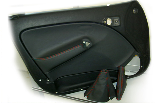 Detection of the color of seams in automotive interiors